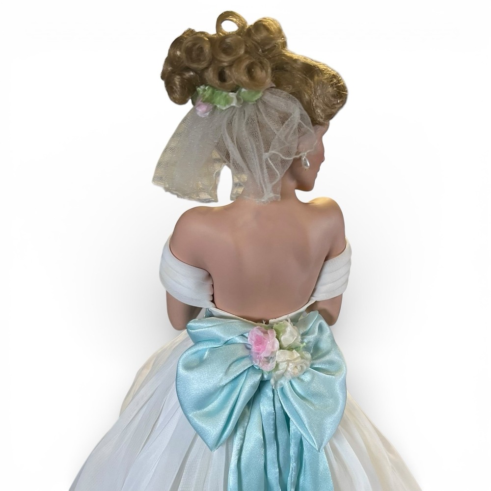 Ashton Drake Galleries Summer Dream Porcelain Bride Wedding Doll Donna 1997 - Picture 3 of 12
